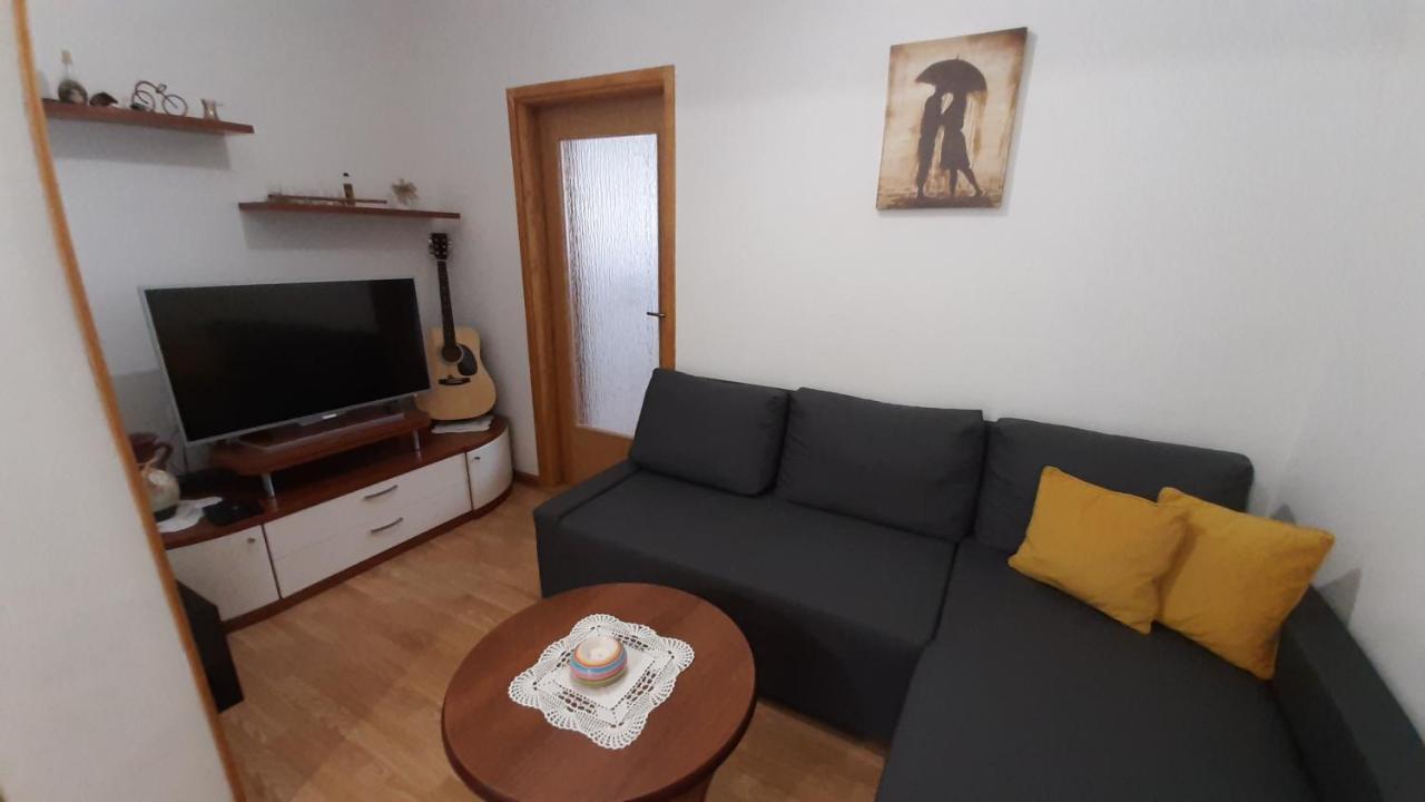 Apartman Pio セニ エクステリア 写真