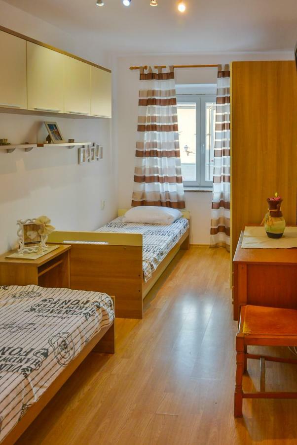 Apartman Pio セニ エクステリア 写真