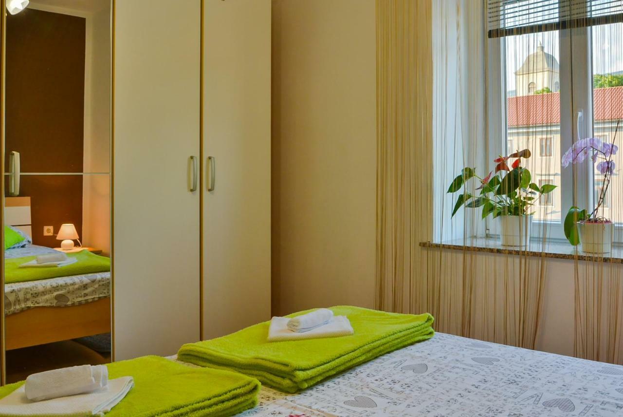 Apartman Pio セニ エクステリア 写真