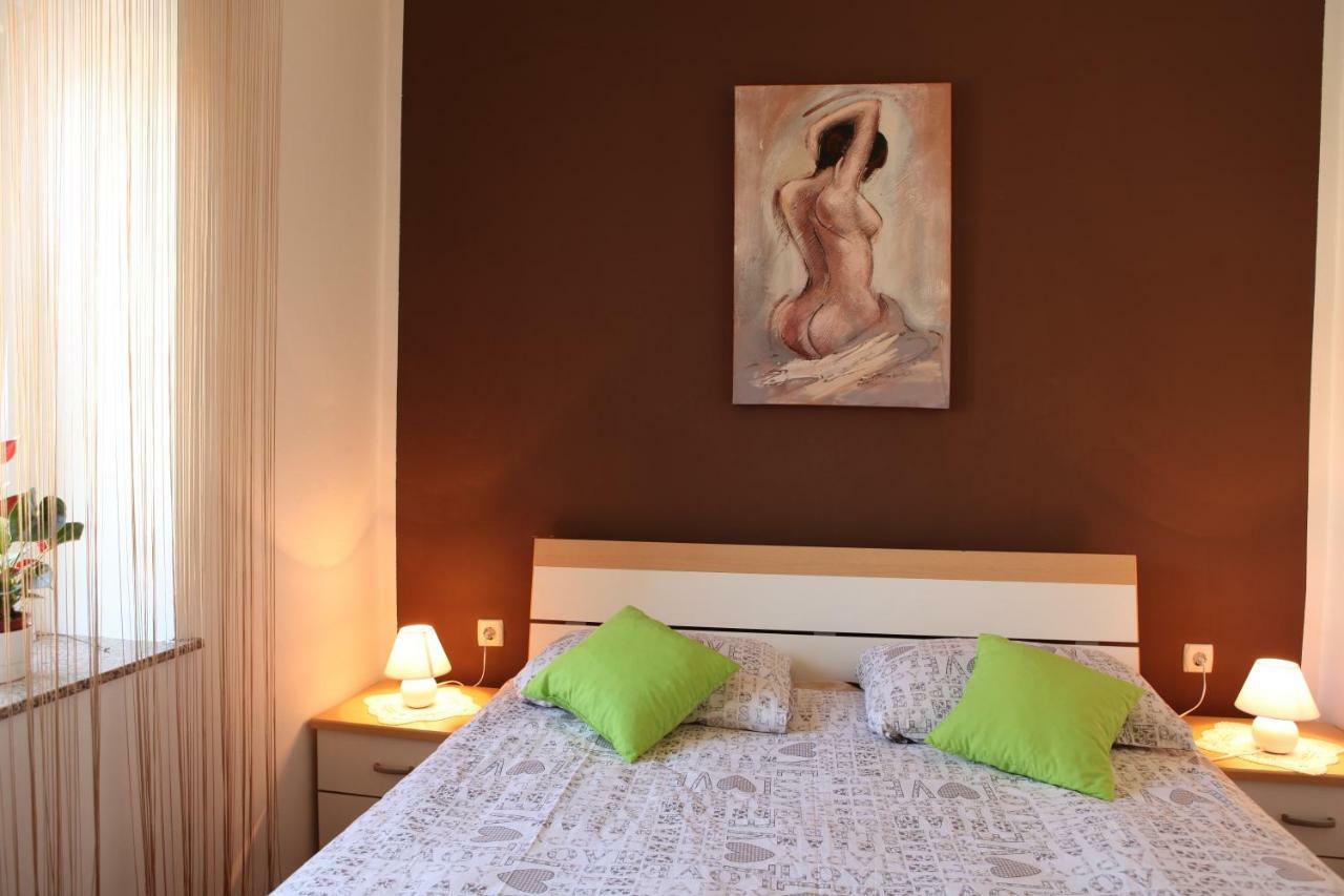 Apartman Pio セニ エクステリア 写真